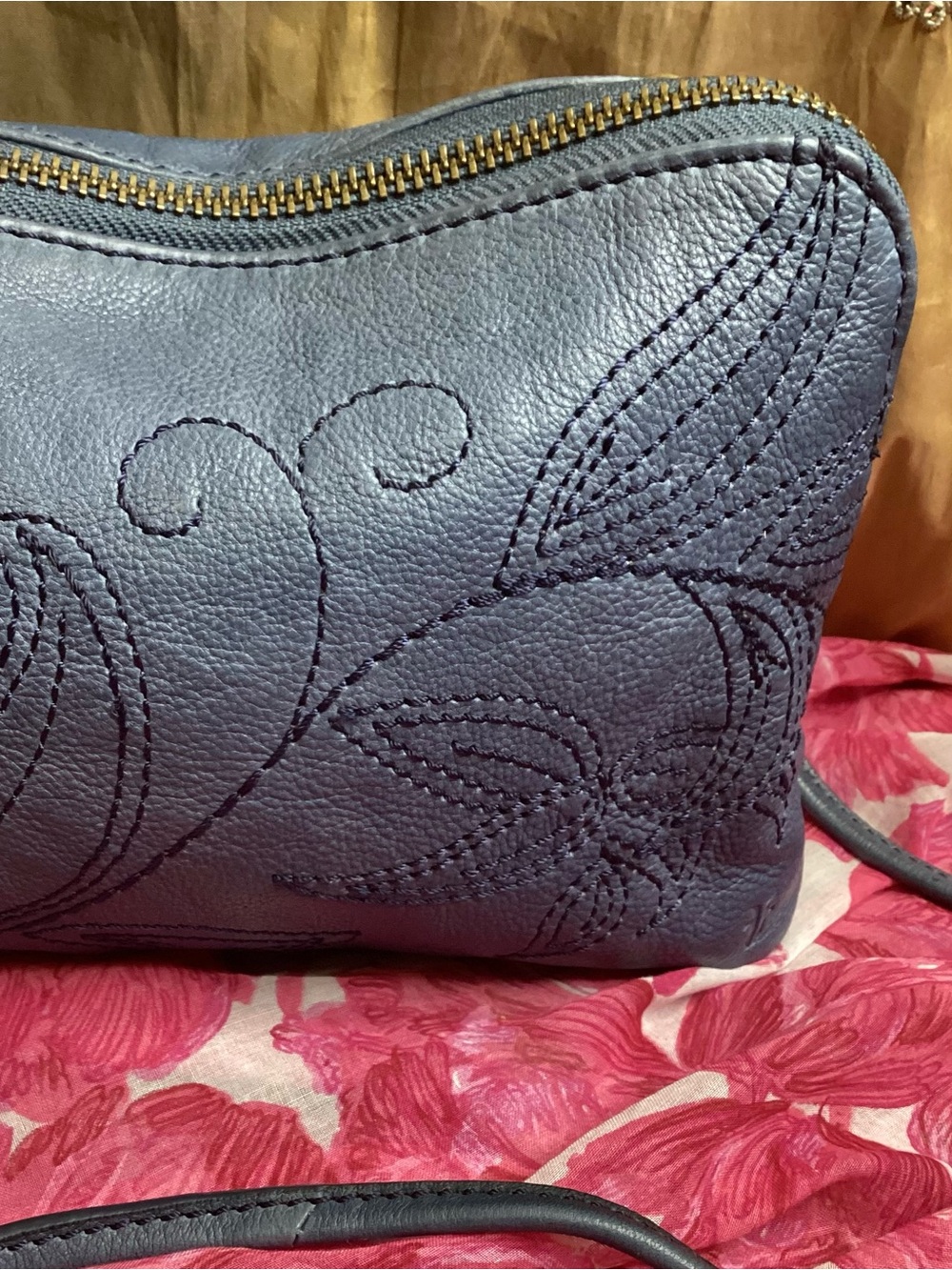 Frye Hadley Floral Embroidered Leather Crossbody Pouch EUC - Picture 4 of 15